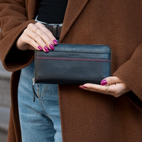 Accordion Zip Wallet Black