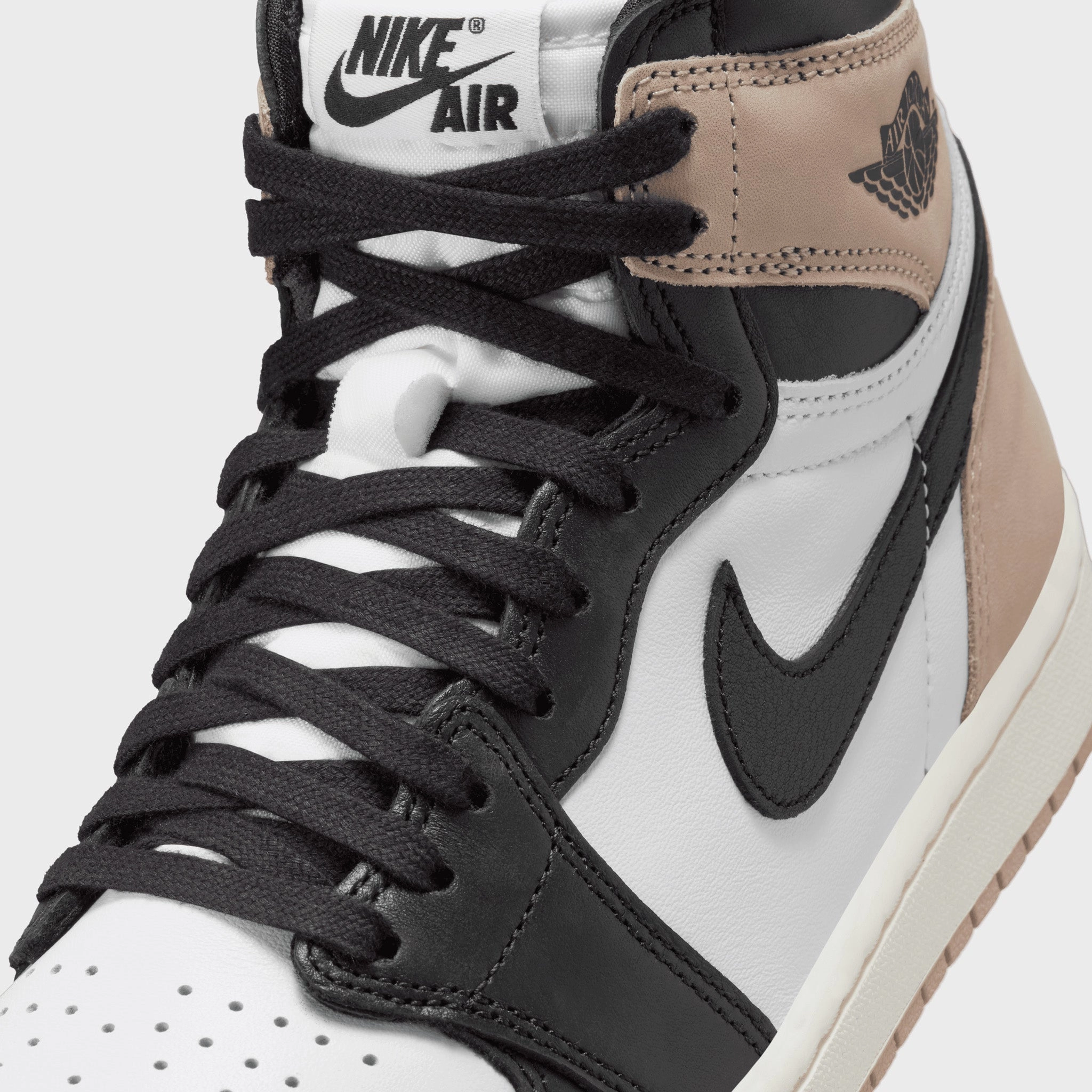 Jordan Women's 1 Retro High OG Black / Legend Brown - White
