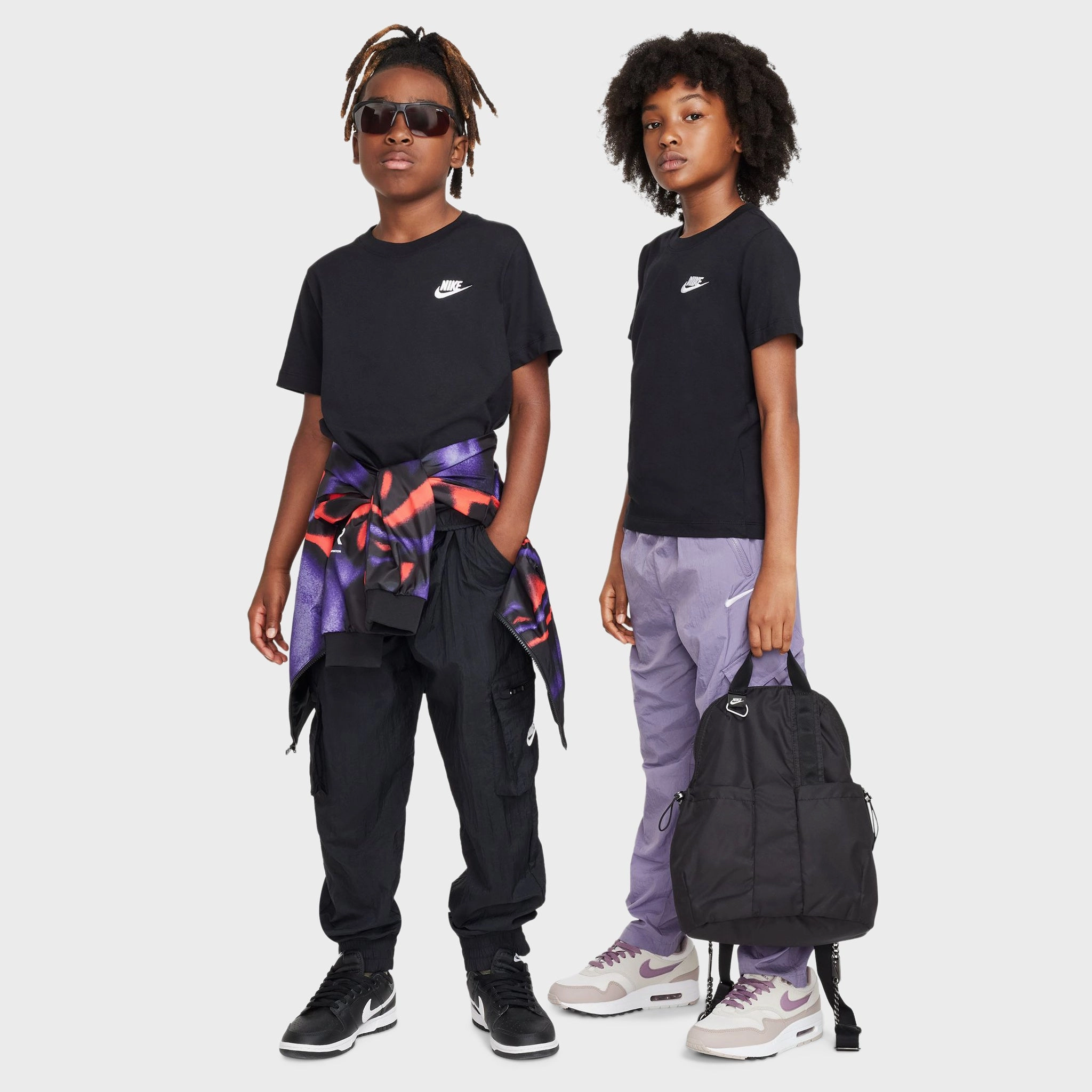 Nike Juniors' Futura T-Shirt  / Black