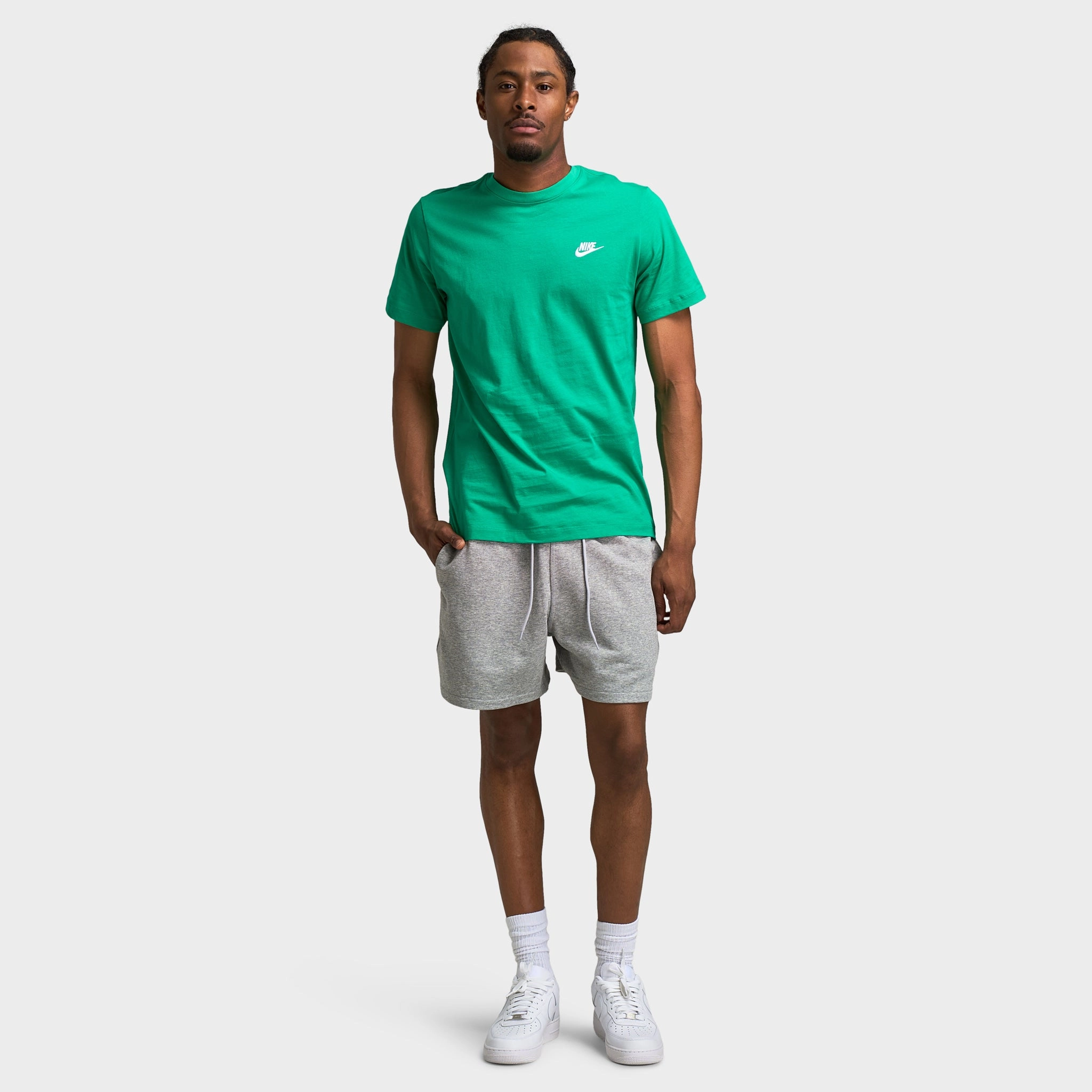 Nike Sportswear Club T-Shirt / Stadium Green