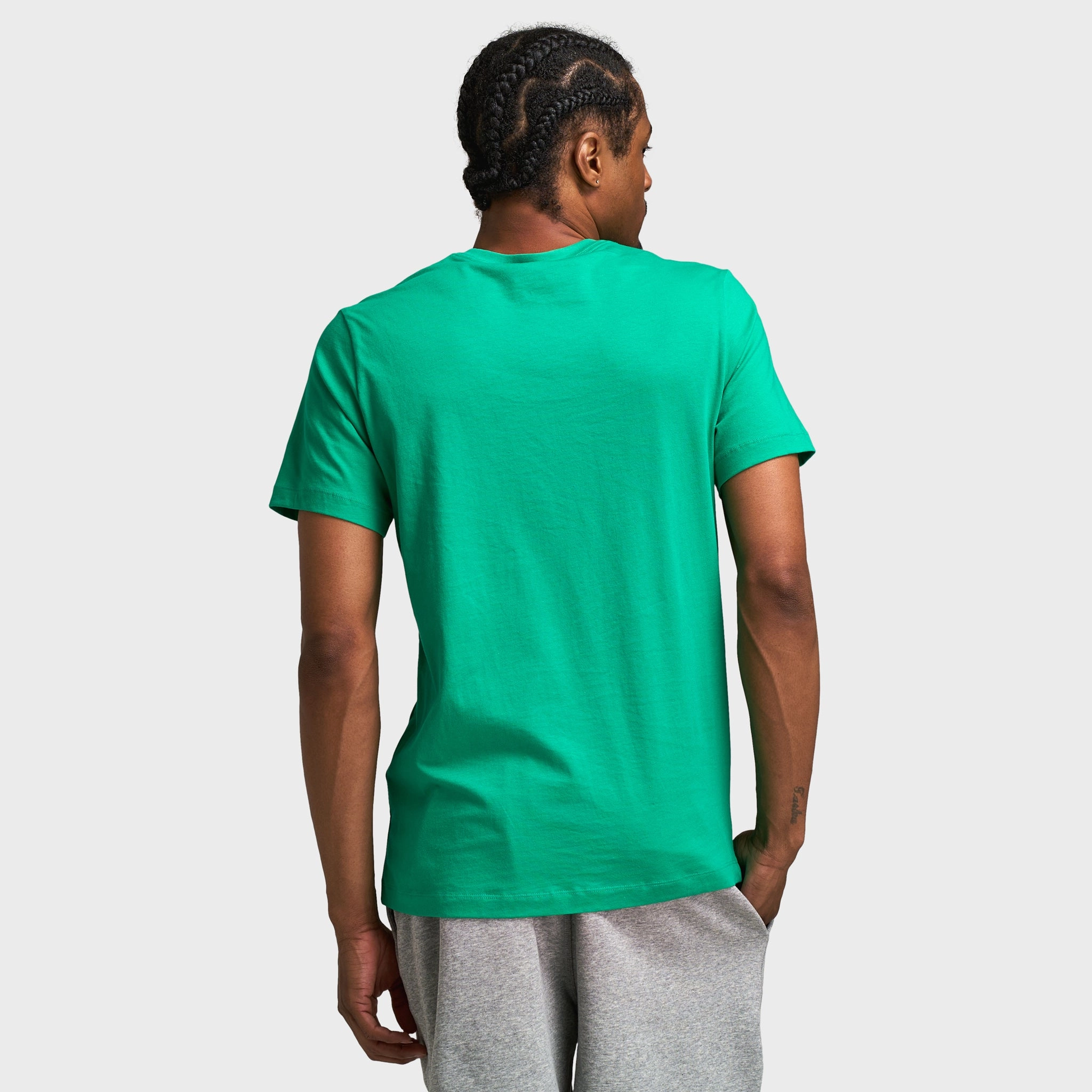Nike Sportswear Club T-Shirt / Stadium Green