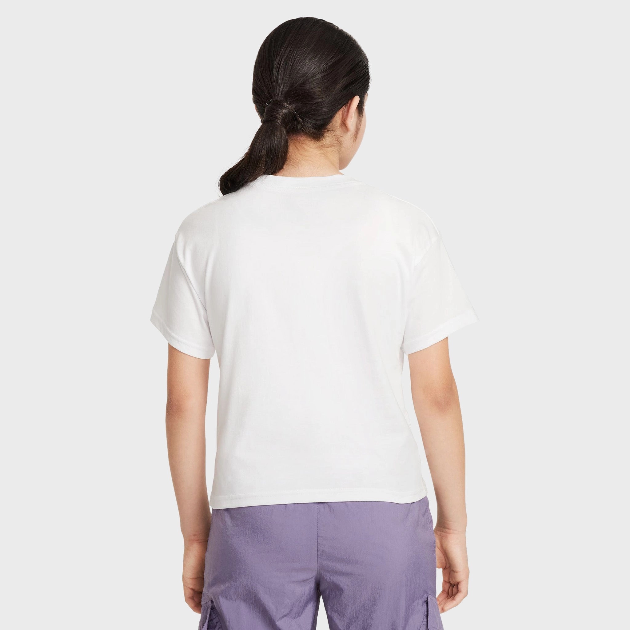 Nike Sportswear Essential Junior Girls' T-Shirt / White