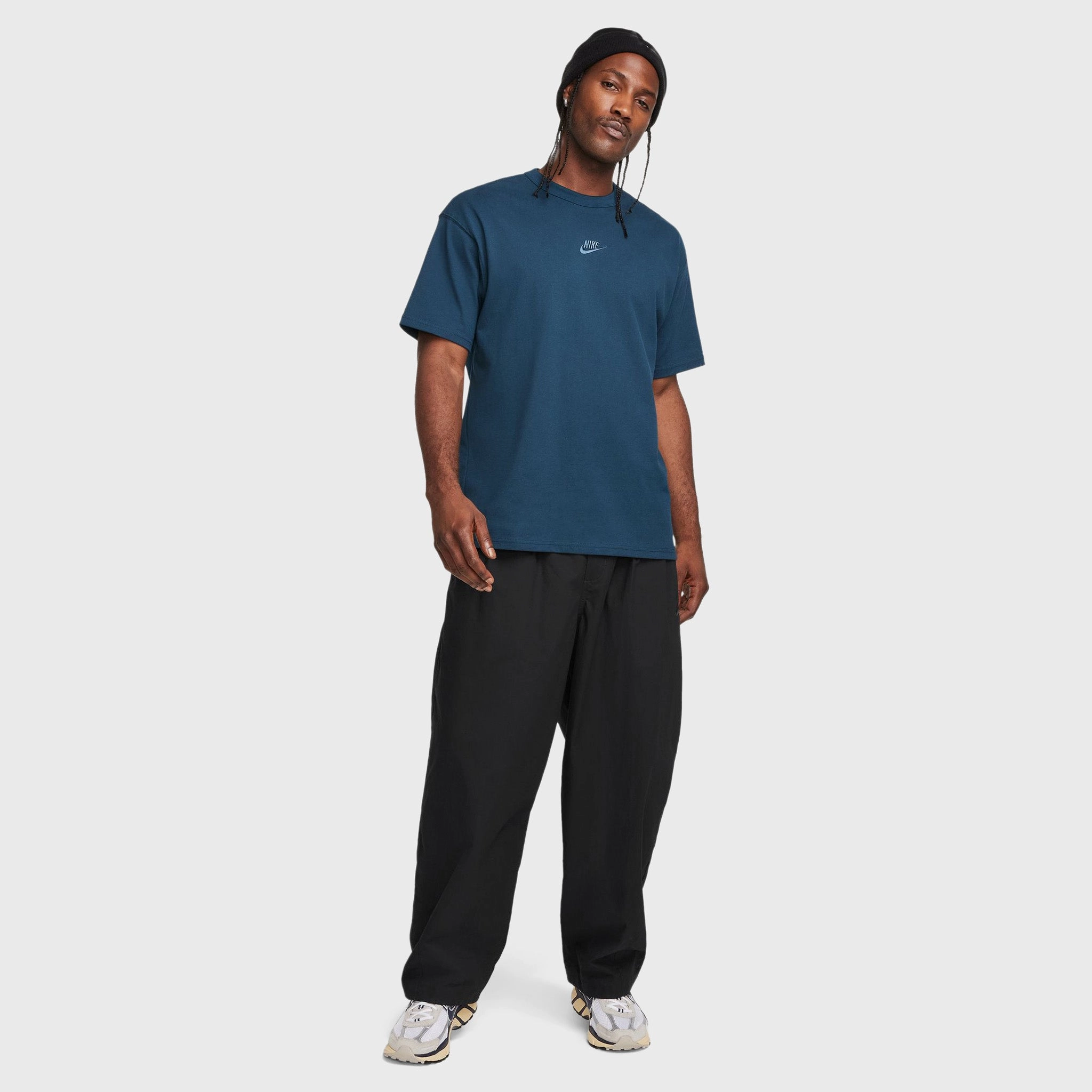 Nike Sportswear Premium Essentials T-Shirt / Armory Navy