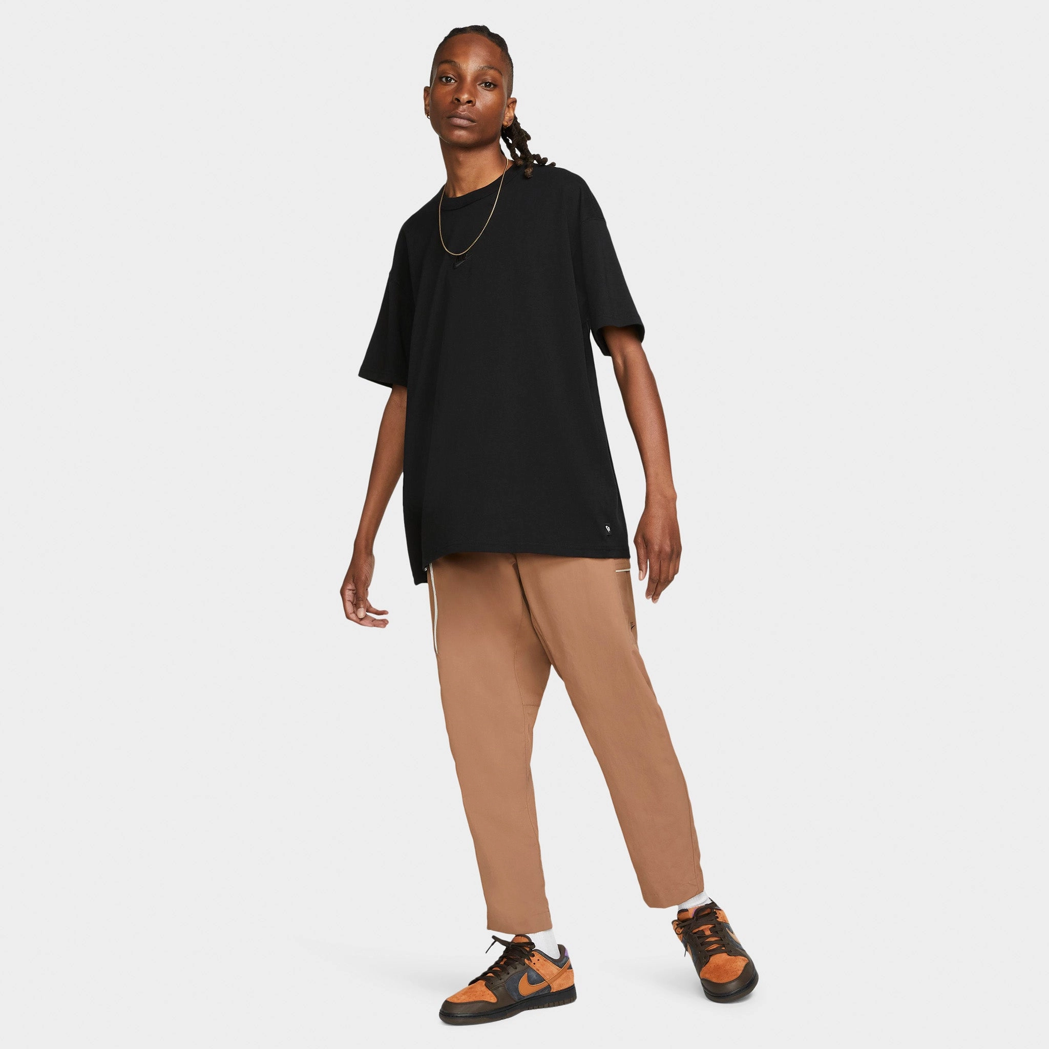 Nike Sportswear Premium Essentials T-shirt / Black