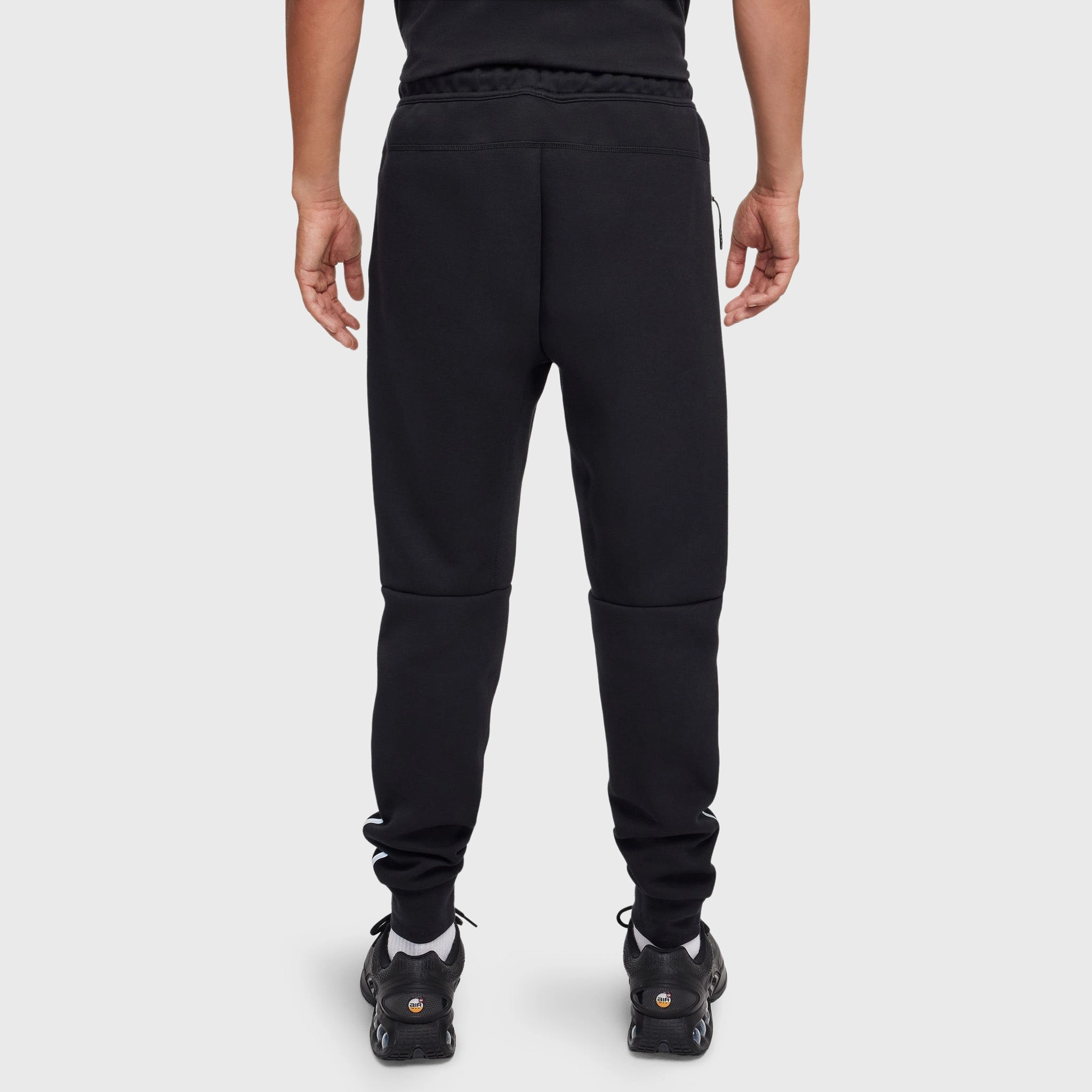 Nike Sportswear Tech Fleece Jogger Black / Bemis Silver