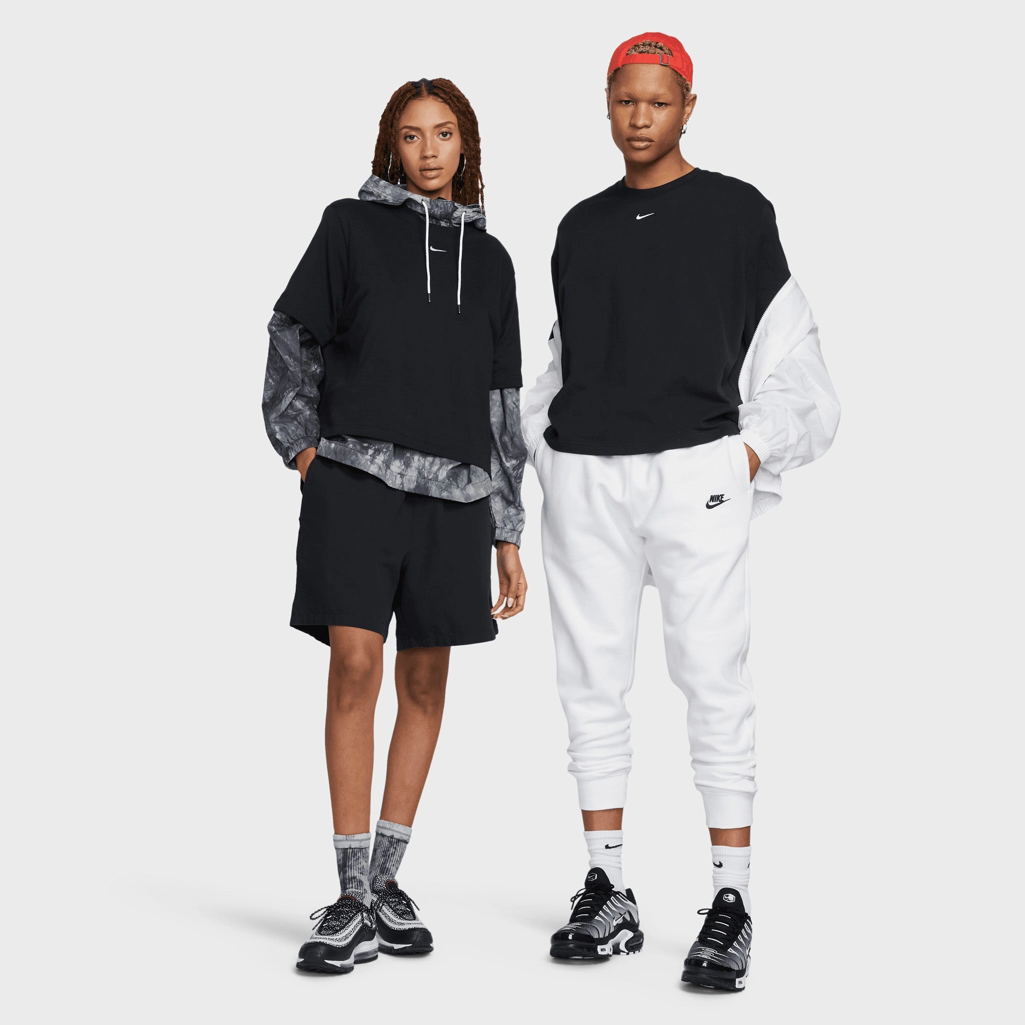 Nike Sportswear Women's Essentials Boxy T-shirt Black / White