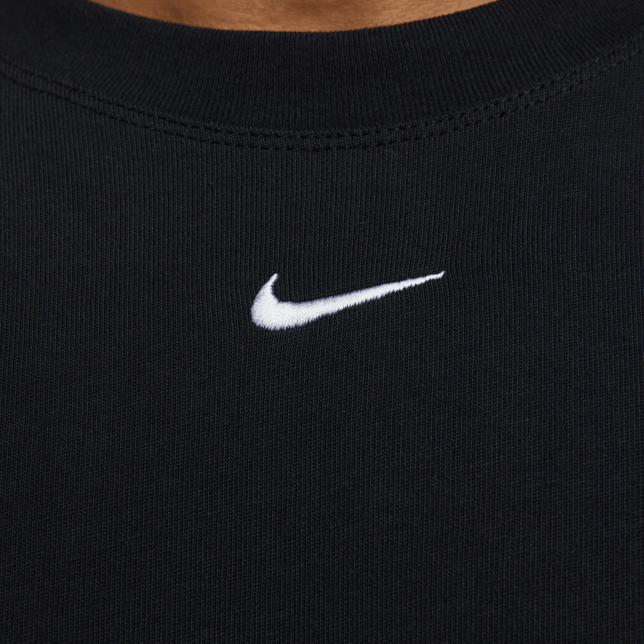 Nike Sportswear Women's Essentials Boxy T-shirt Black / White