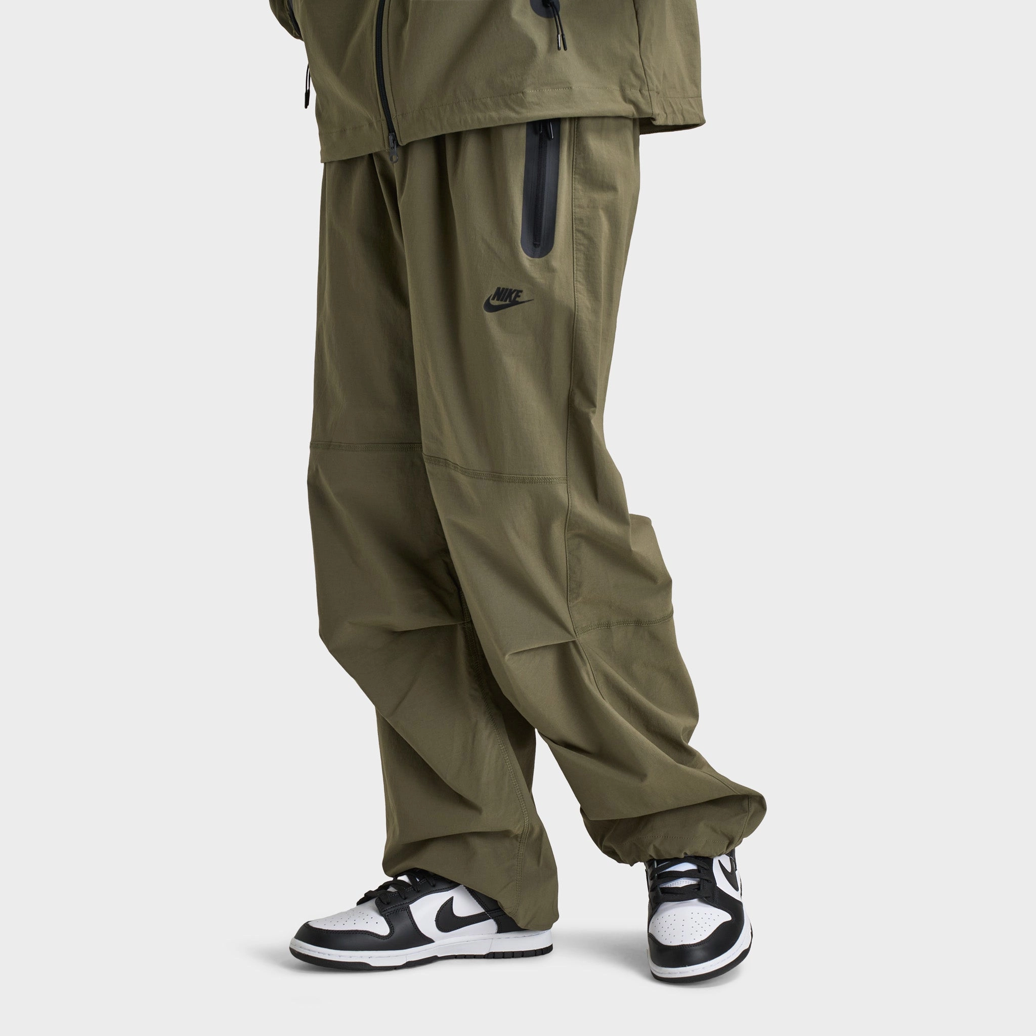 Nike Tech Woven Oversized Pants Medium Olive / Medium Olive - Black