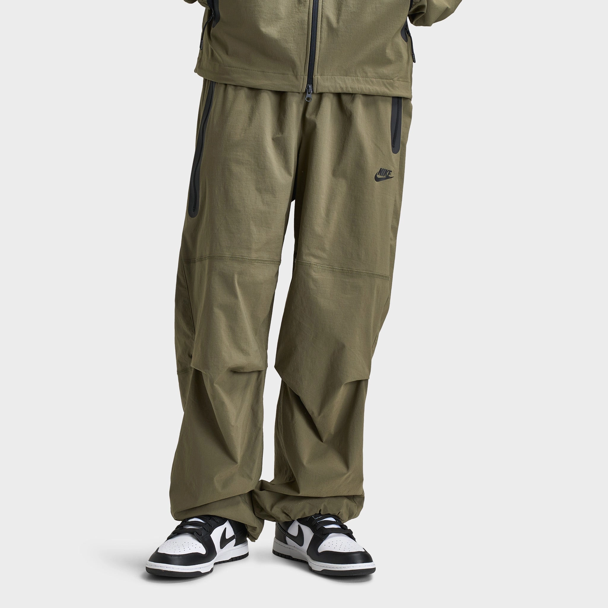 Nike Tech Woven Oversized Pants Medium Olive / Medium Olive - Black