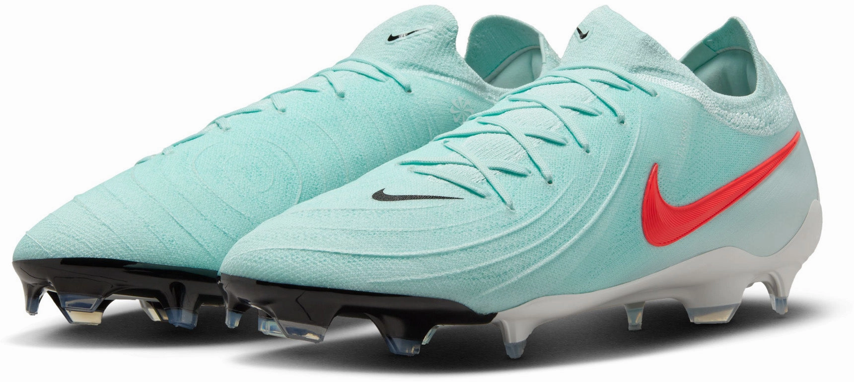 Phantom GX 2 Pro FG Low-Top Men's Football Boots